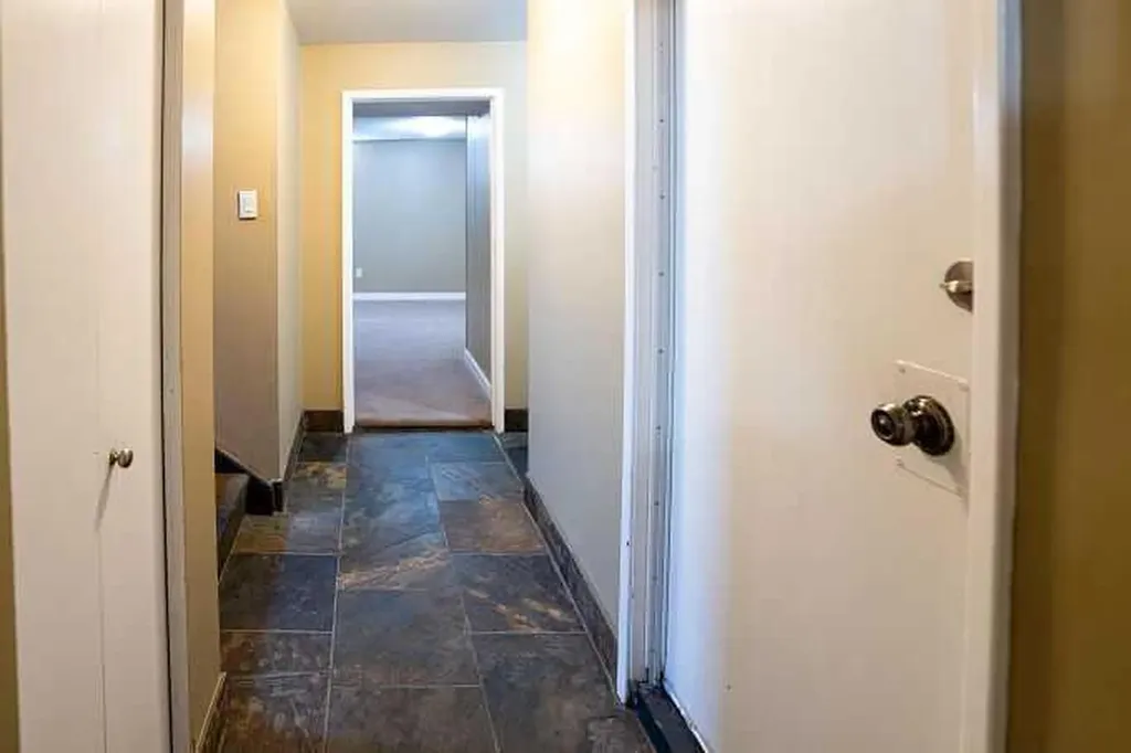 801 Canfield Way SW Calgary AB T3W 1K4