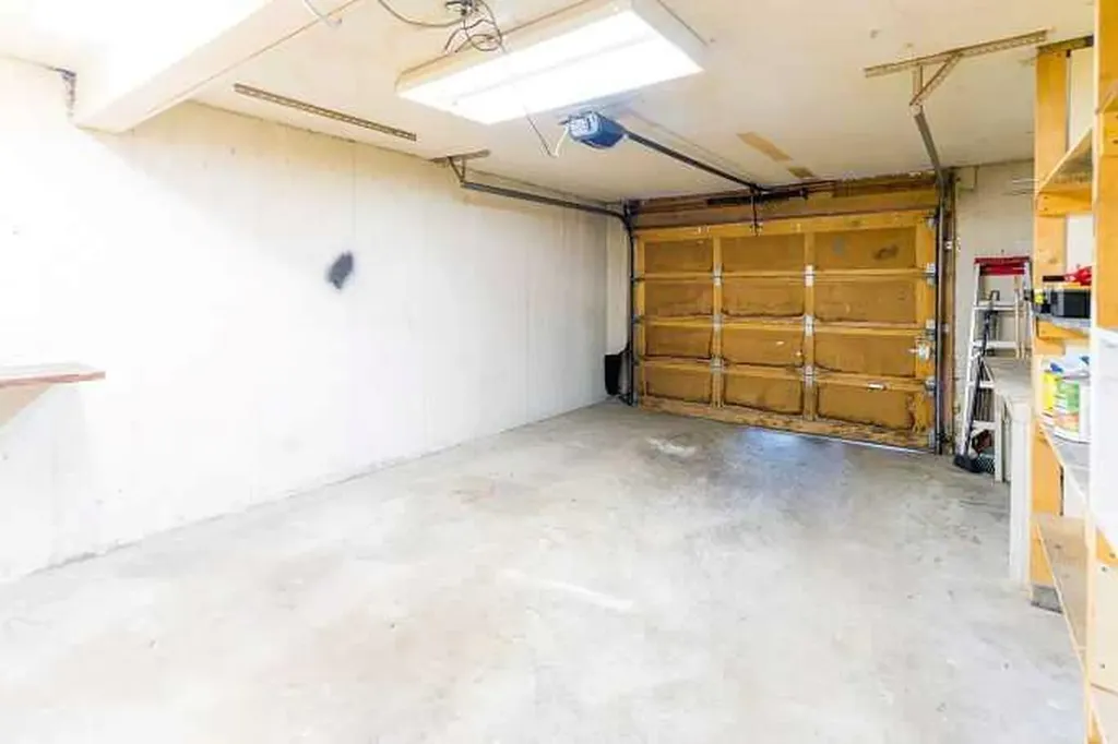801 Canfield Way SW Calgary AB T3W 1K4