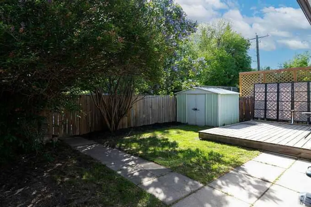 801 Canfield Way SW Calgary AB T3W 1K4