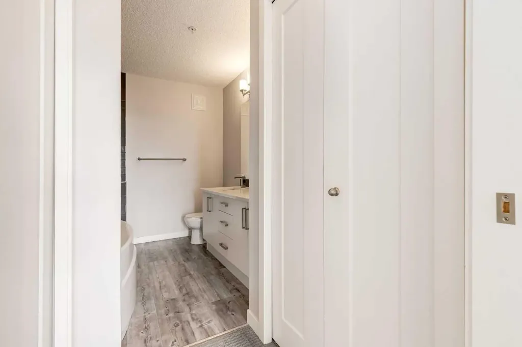 10 Westpark Link Calgary AB T3H 0Y5