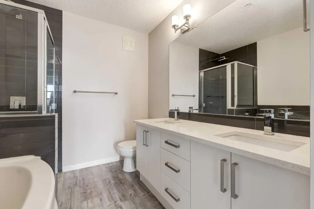 10 Westpark Link Calgary AB T3H 0Y5