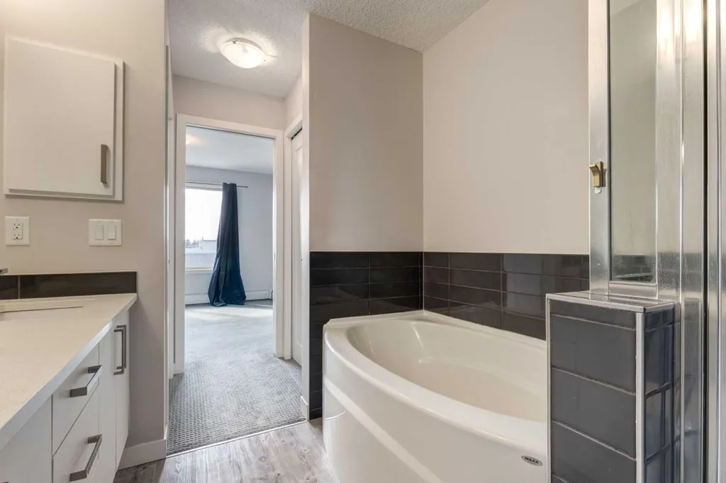 10 Westpark Link Calgary AB T3H 0Y5