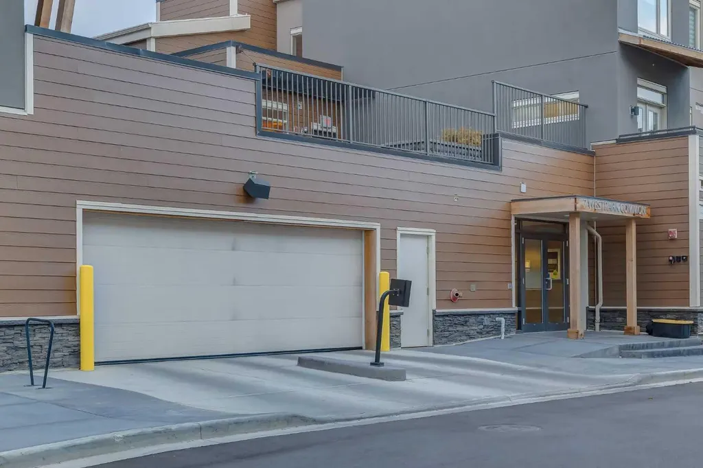 10 Westpark Link Calgary AB T3H 0Y5
