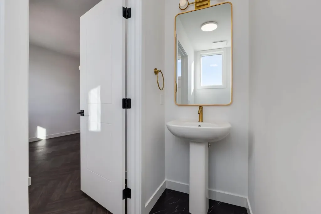 219 Sora Boulevard SE Calgary AB T3S 0M1