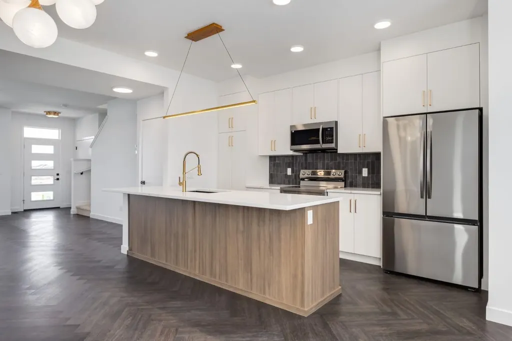 219 Sora Boulevard SE Calgary AB T3S 0M1