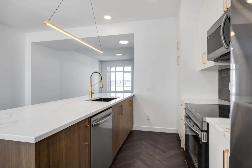 219 Sora Boulevard SE Calgary AB T3S 0M1