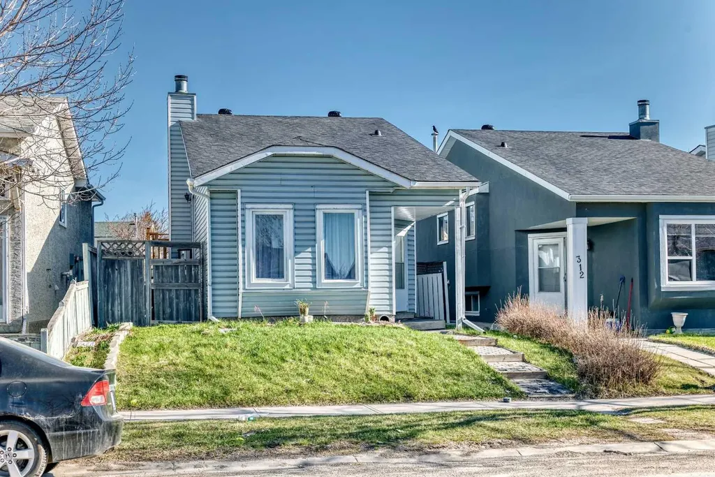 314 Castleridge Drive NE Calgary AB T3J3C4