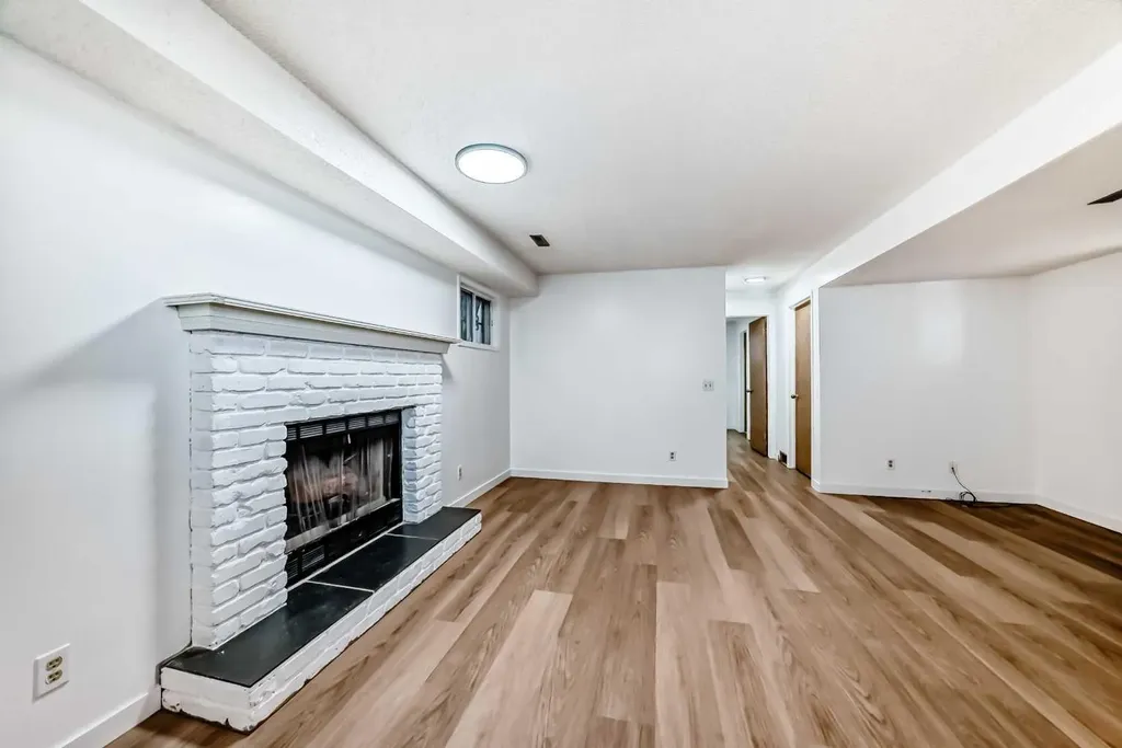314 Castleridge Drive NE Calgary AB T3J3C4