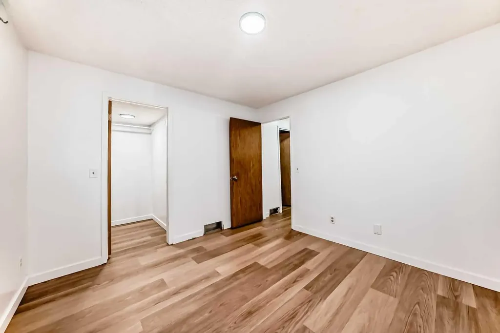 314 Castleridge Drive NE Calgary AB T3J3C4