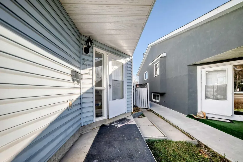 314 Castleridge Drive NE Calgary AB T3J3C4