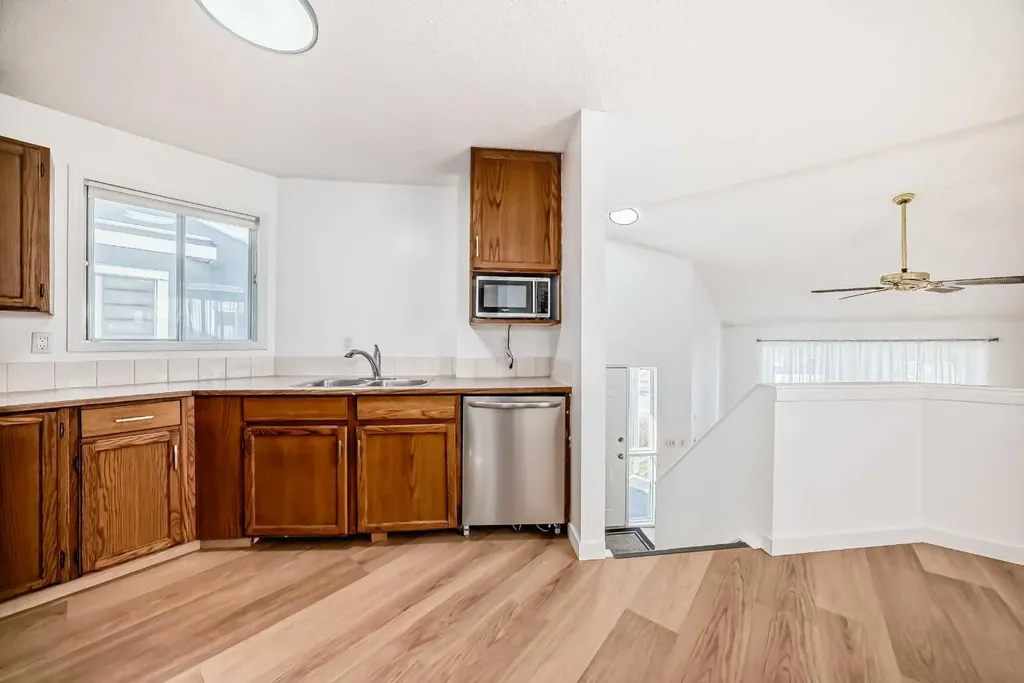 314 Castleridge Drive NE Calgary AB T3J3C4