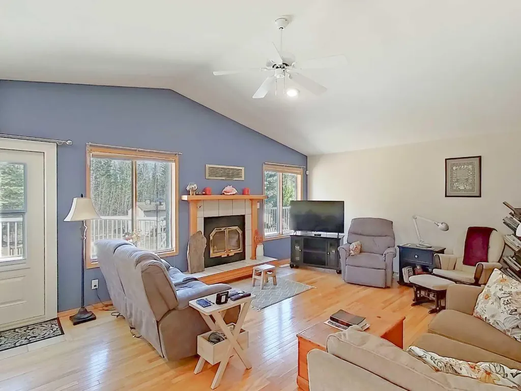 7006 61 Street Rocky Mountain House AB T4T1M2