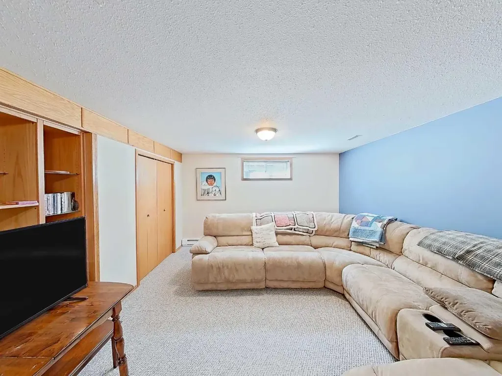 7006 61 Street Rocky Mountain House AB T4T1M2