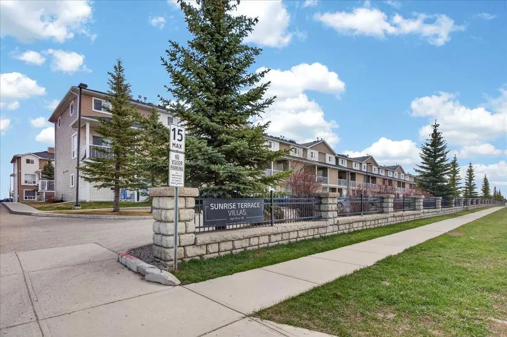 349 Sunrise Terrace NE High River AB T1V 0C4