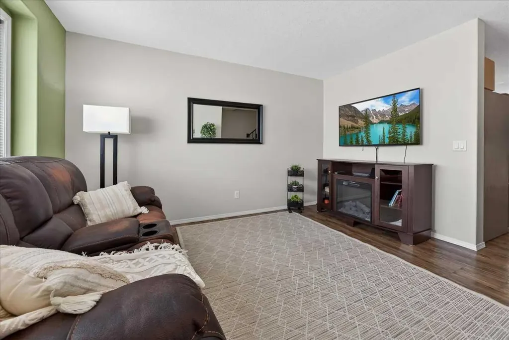 349 Sunrise Terrace NE High River AB T1V 0C4
