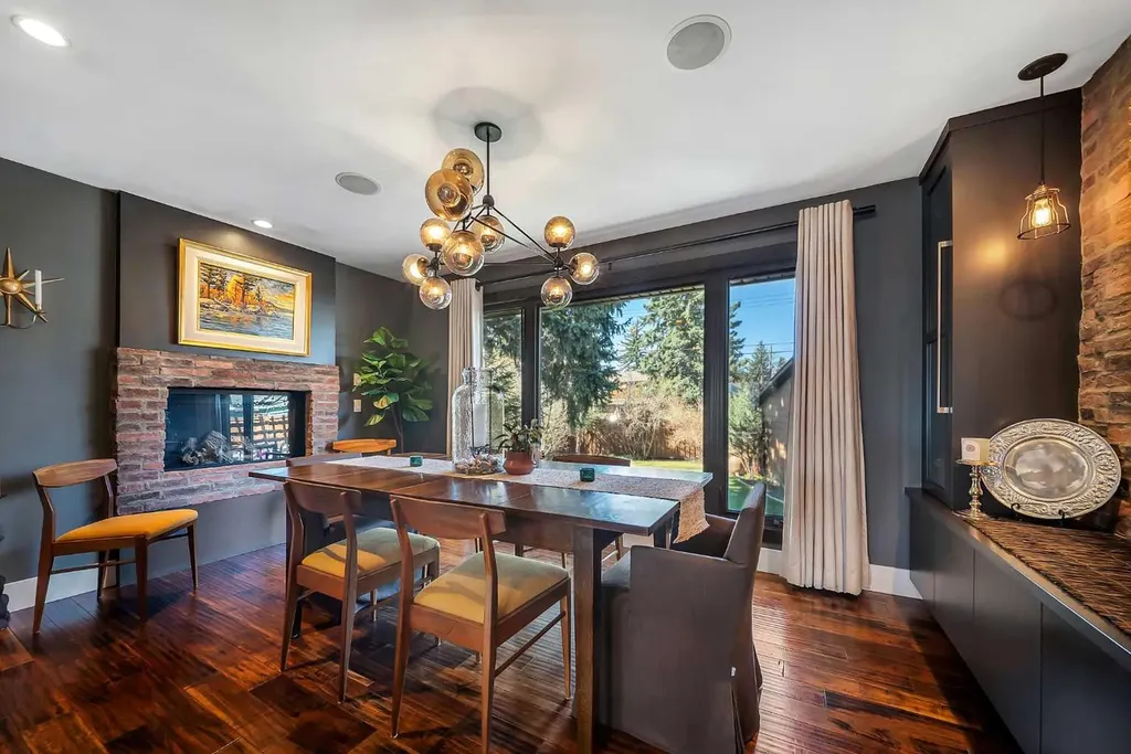 2007 Glenwood Drive SW Calgary AB T3E 3Y7