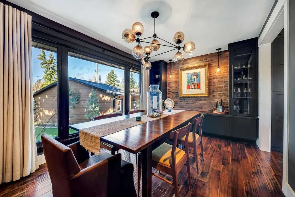 2007 Glenwood Drive SW Calgary AB T3E 3Y7
