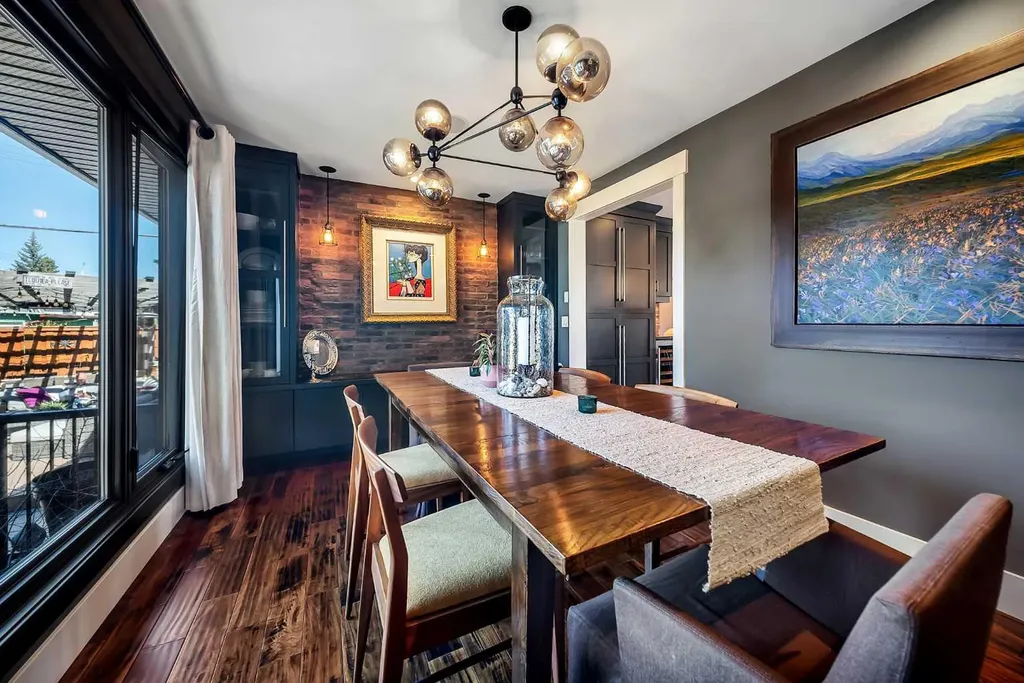 2007 Glenwood Drive SW Calgary AB T3E 3Y7