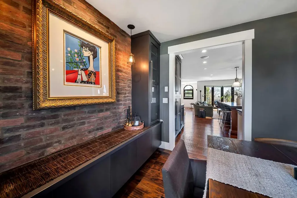 2007 Glenwood Drive SW Calgary AB T3E 3Y7
