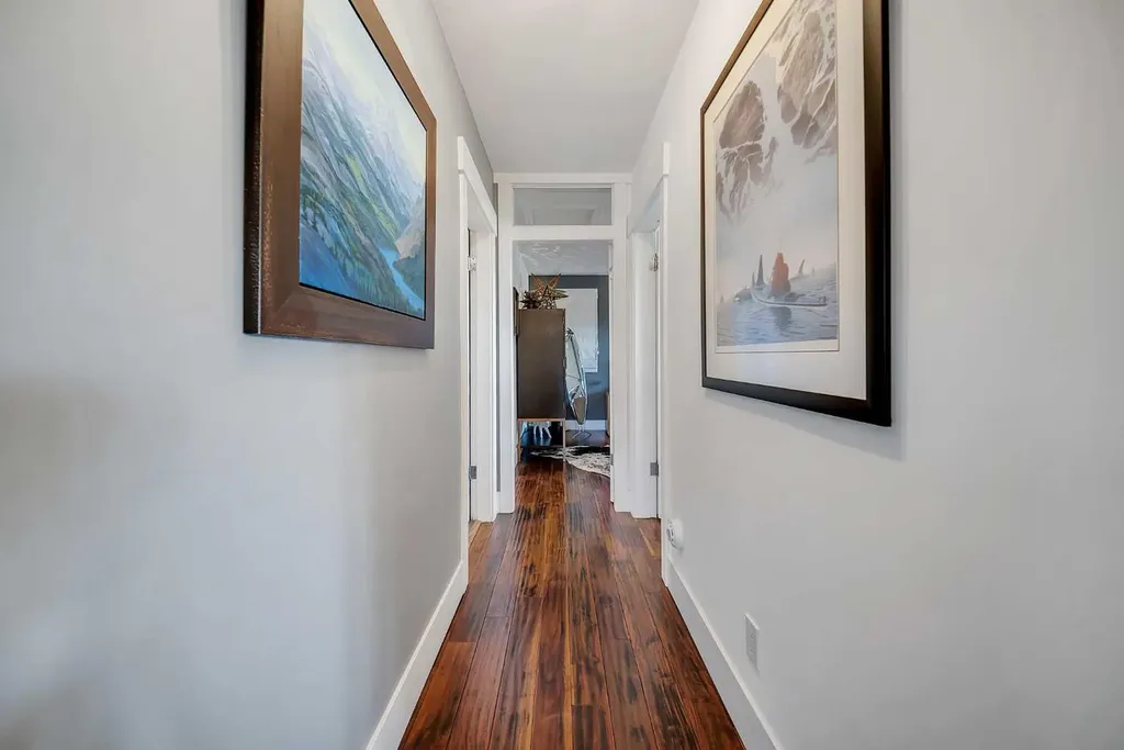 2007 Glenwood Drive SW Calgary AB T3E 3Y7