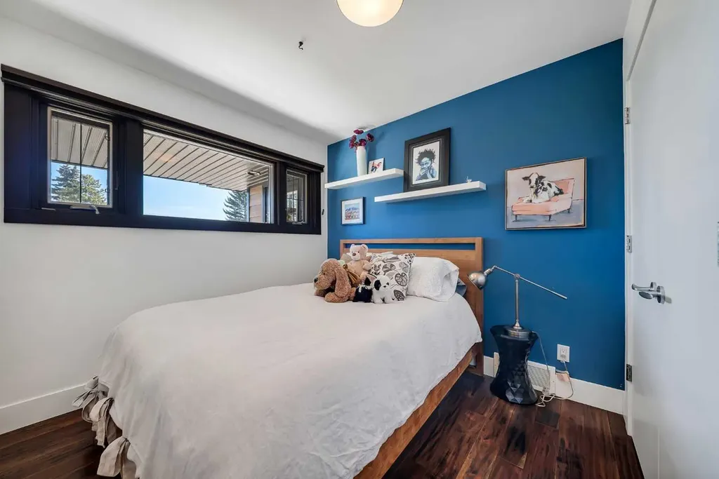 2007 Glenwood Drive SW Calgary AB T3E 3Y7