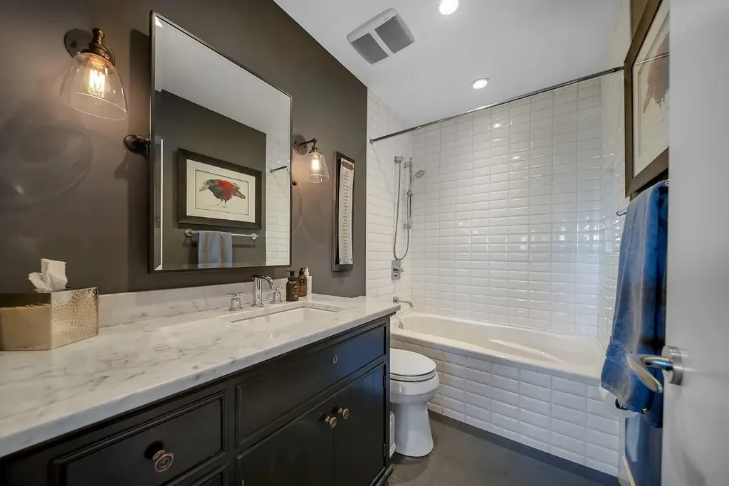 2007 Glenwood Drive SW Calgary AB T3E 3Y7