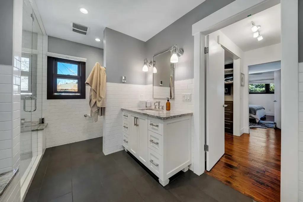 2007 Glenwood Drive SW Calgary AB T3E 3Y7