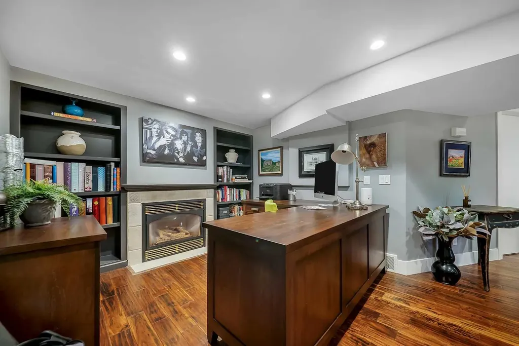 2007 Glenwood Drive SW Calgary AB T3E 3Y7