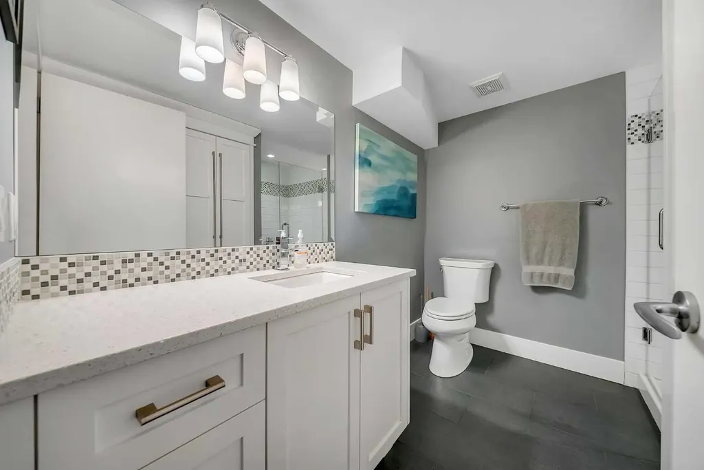 2007 Glenwood Drive SW Calgary AB T3E 3Y7