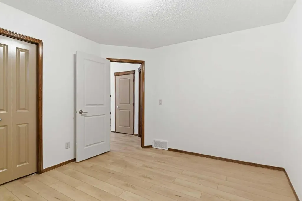 69 Everoak Circle SW Calgary AB T2Y 0A1