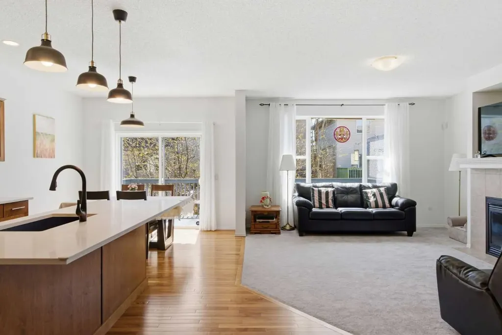 69 Everoak Circle SW Calgary AB T2Y 0A1