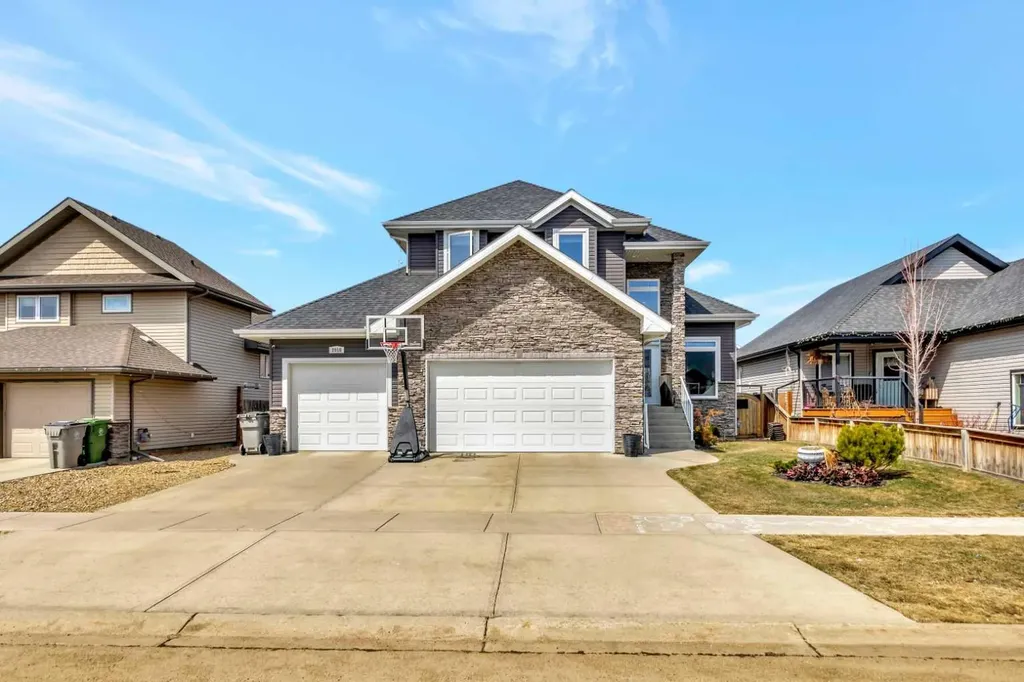 2010 56 Avenue Lloydminster AB T9V 3M4