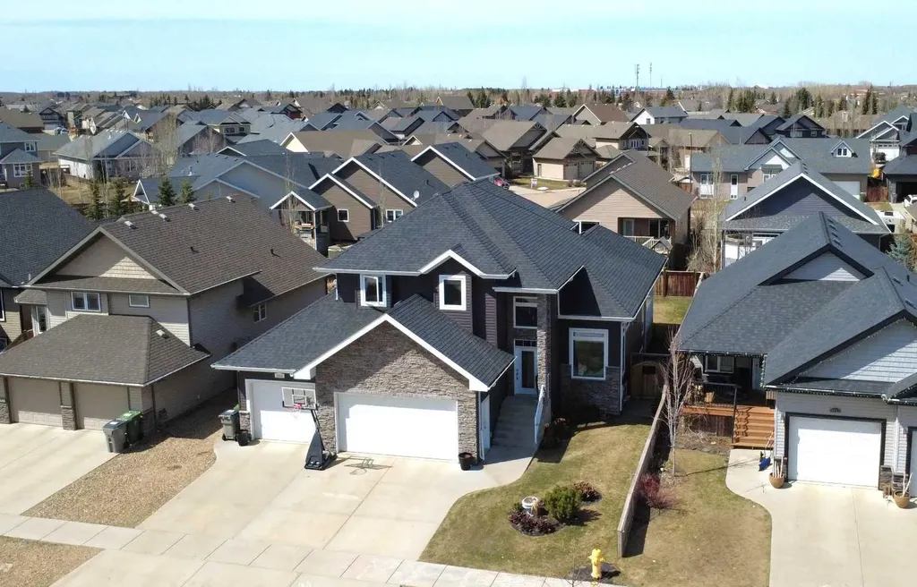 2010 56 Avenue Lloydminster AB T9V 3M4