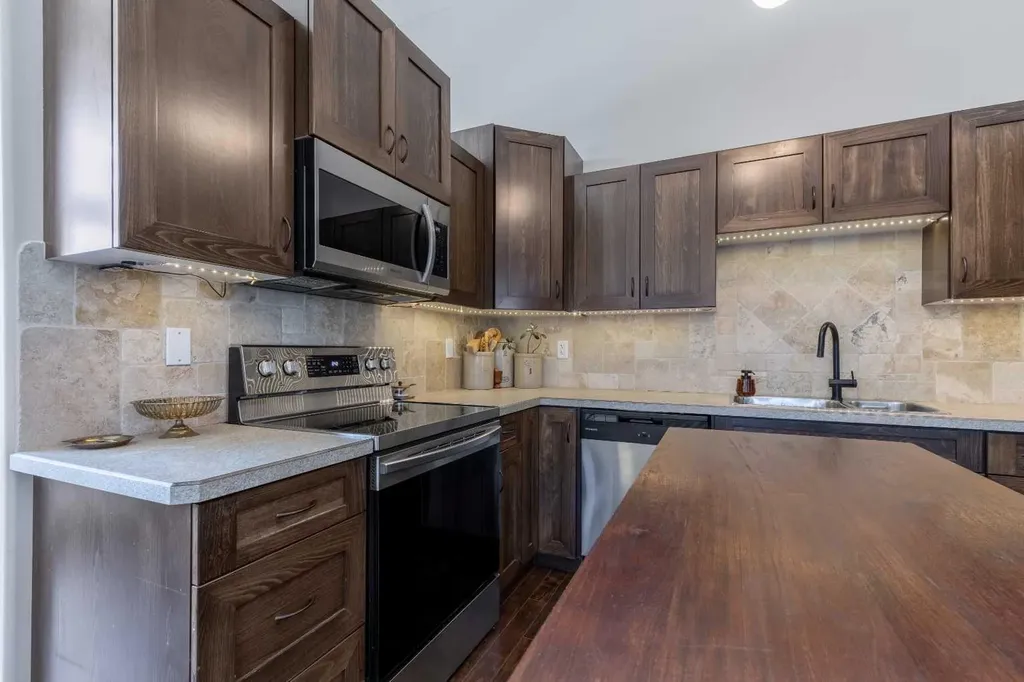 16 Sunridge Boulevard W Lethbridge AB T1J 1X5