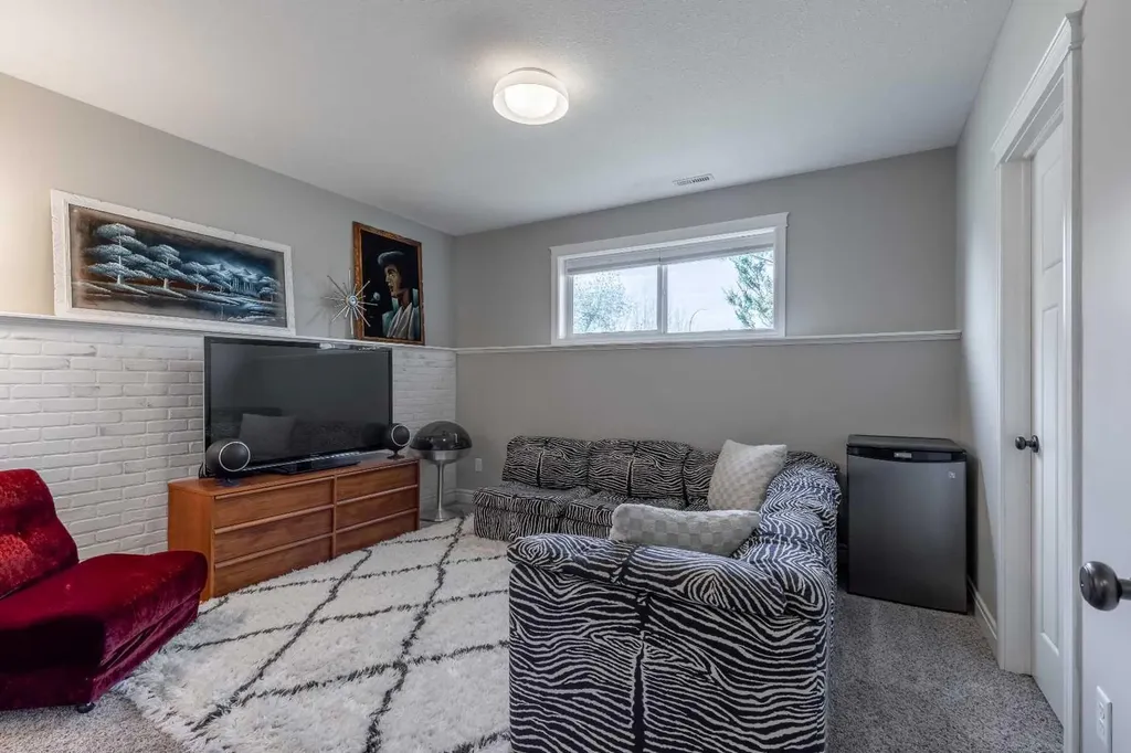 16 Sunridge Boulevard W Lethbridge AB T1J 1X5