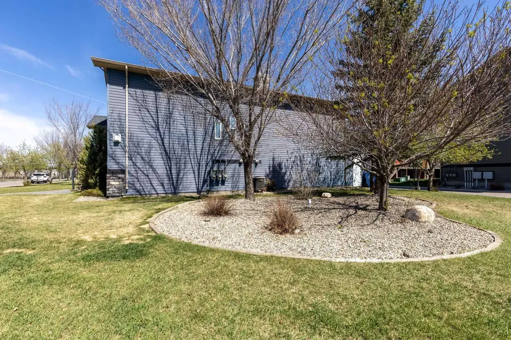 16 Sunridge Boulevard W Lethbridge AB T1J 1X5