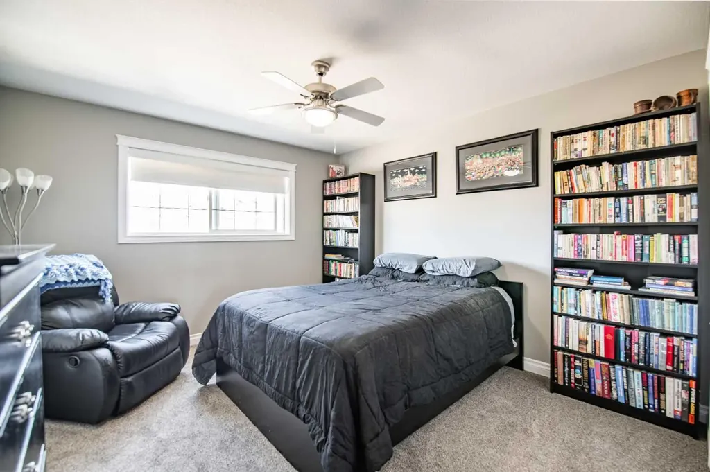 2002 22 Avenue Bowden AB T0M0K0
