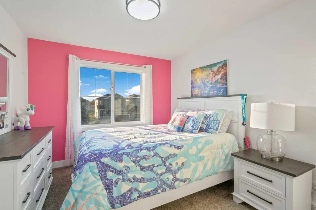 818 Edgefield Street Strathmore AB T1P 0H6