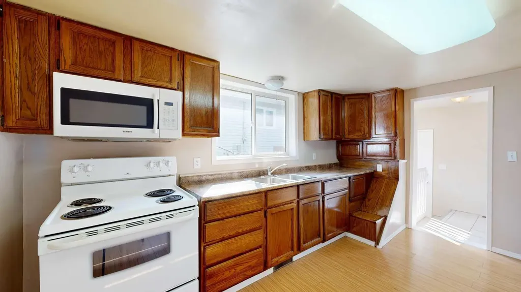 4904 47 Street Stettler AB T0C 2L2