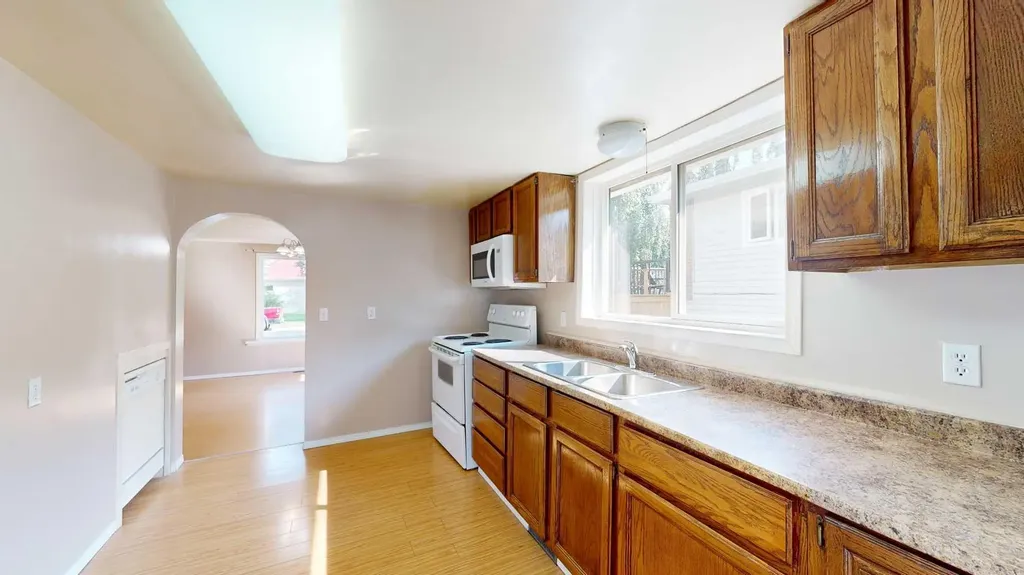 4904 47 Street Stettler AB T0C 2L2