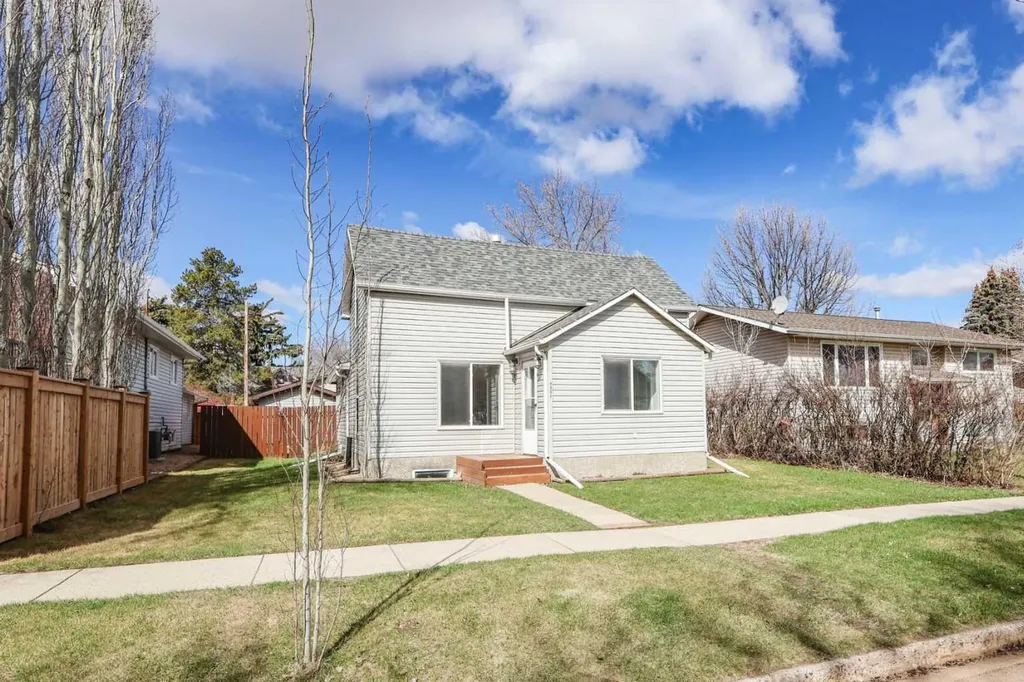 4904 47 Street Stettler AB T0C 2L2