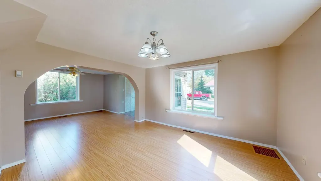 4904 47 Street Stettler AB T0C 2L2