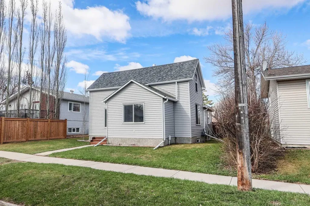 4904 47 Street Stettler AB T0C 2L2