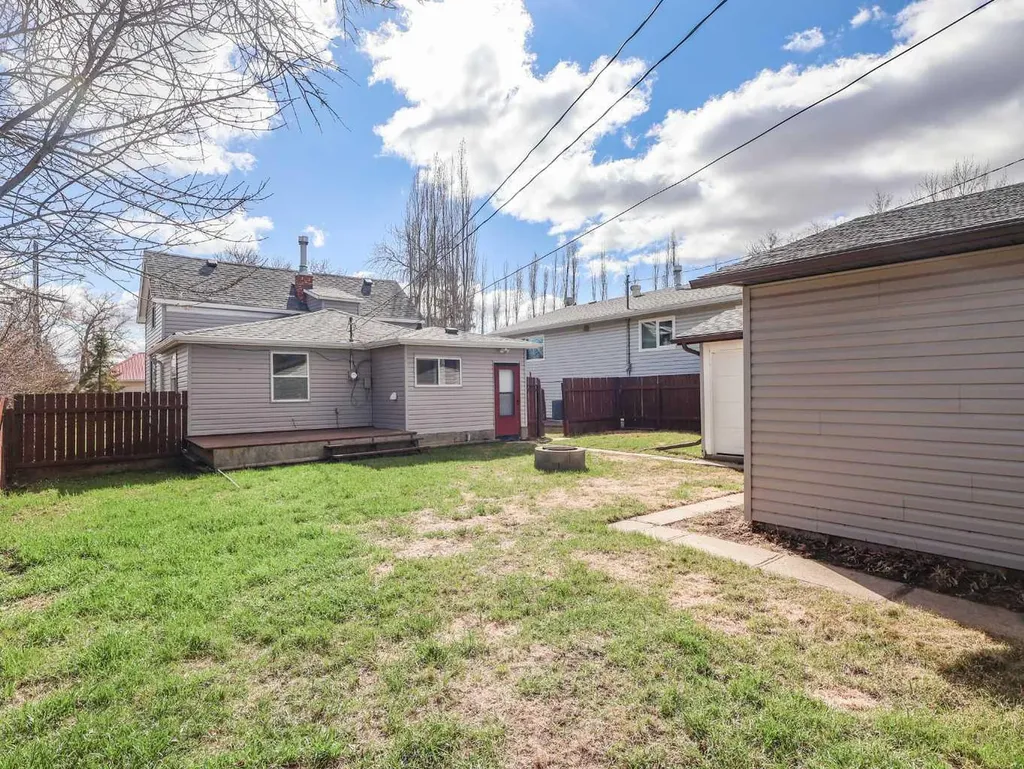 4904 47 Street Stettler AB T0C 2L2