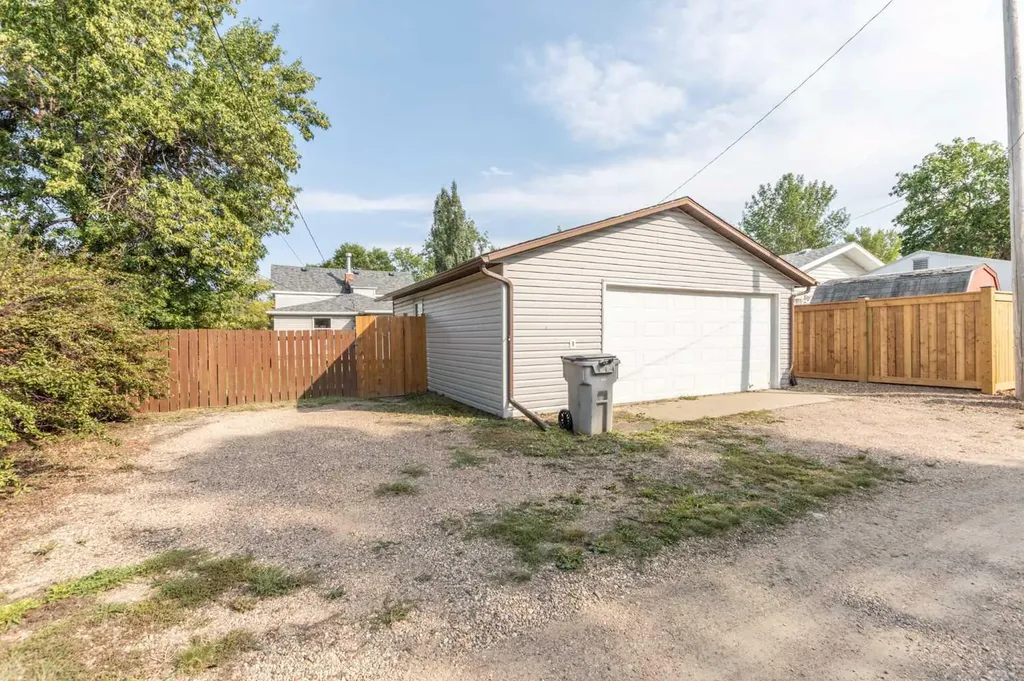 4904 47 Street Stettler AB T0C 2L2