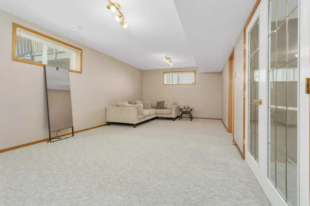 27 Ramage Crescent Red Deer AB T4P4A5