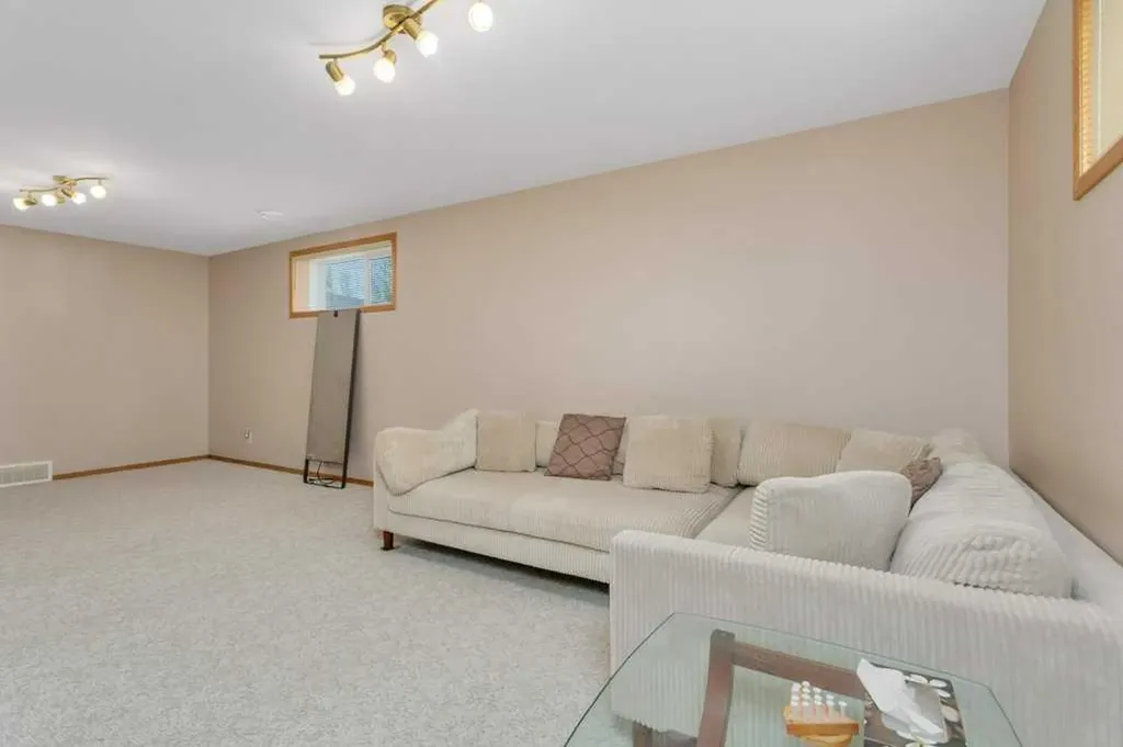 27 Ramage Crescent Red Deer AB T4P4A5