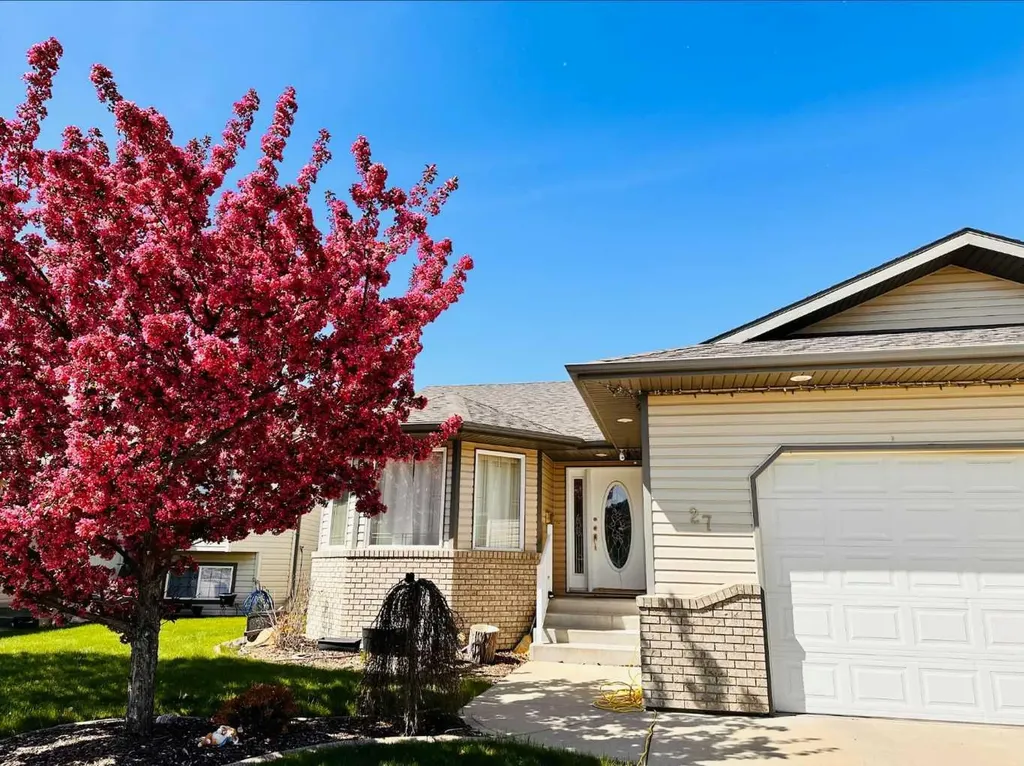27 Ramage Crescent Red Deer AB T4P4A5
