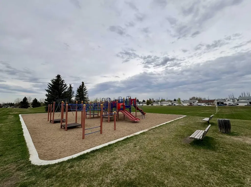 27 Ramage Crescent Red Deer AB T4P4A5