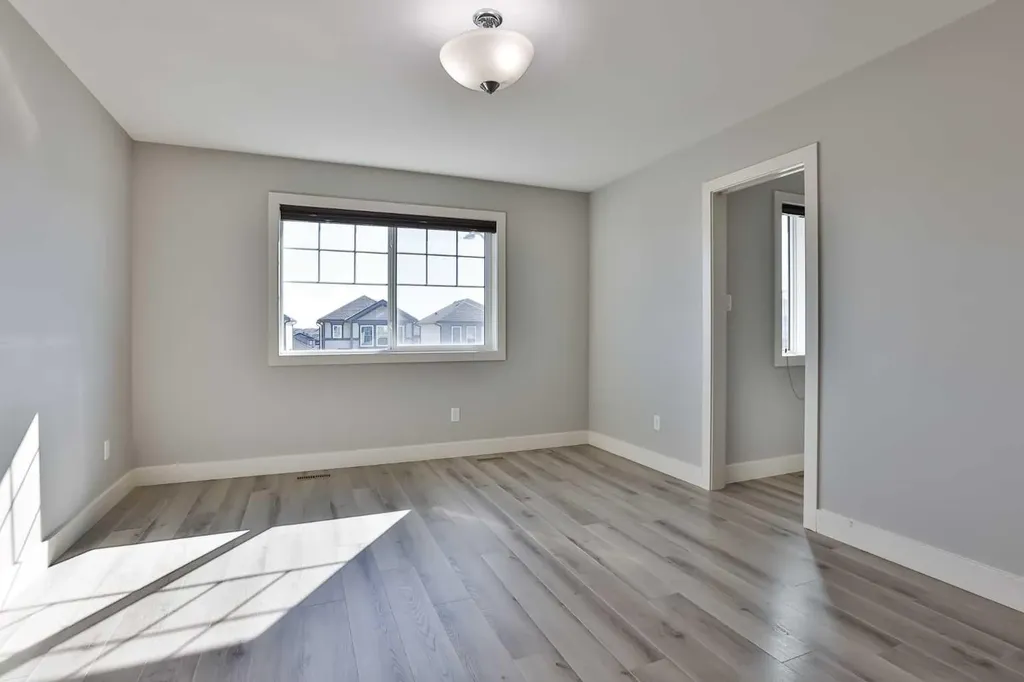 522 Moonlight Lane W Lethbridge AB T1J 5K1